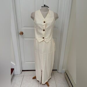 Elegant Cream Sleeveless skirt and vest set